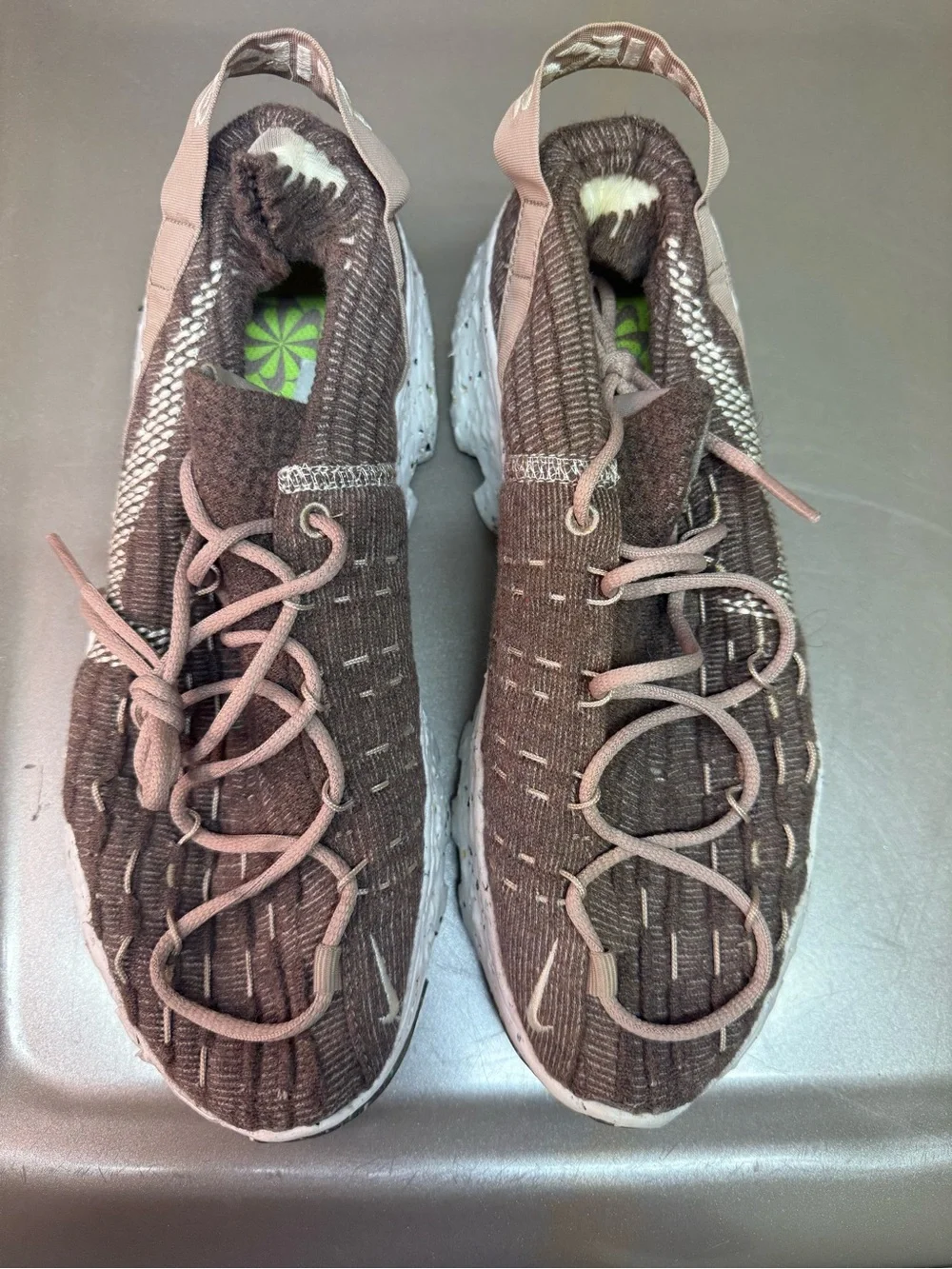 Nike Women's Space Hippie 04